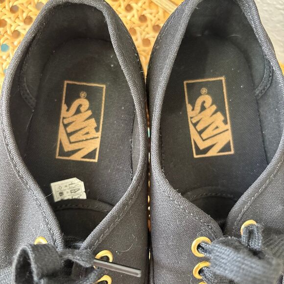 Vans Black Tie Shoes Excellent Condition Size Mens 7 Women 8.5 - Picture 3 of 10